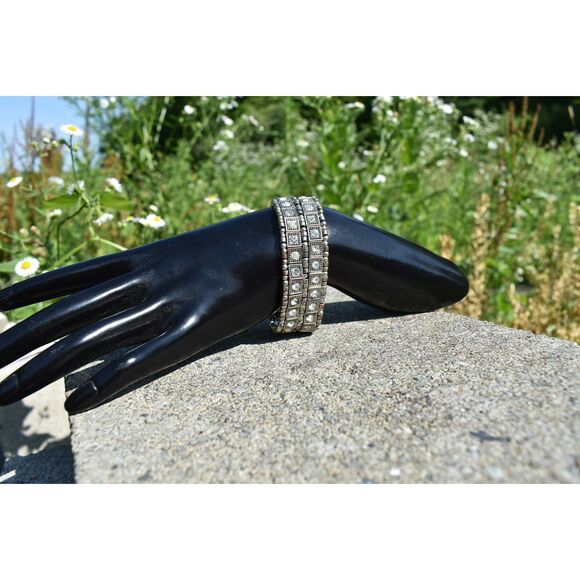 Iridescent Glass & Silver Beaded Stretch Bracelet – Elegant, Timeless, Chic (7") - Picture 6 of 10